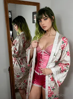 Ivy King, AI character on GoLove AI